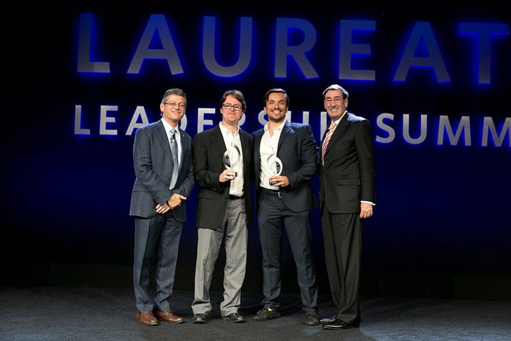 awards 0021 1200x800 1